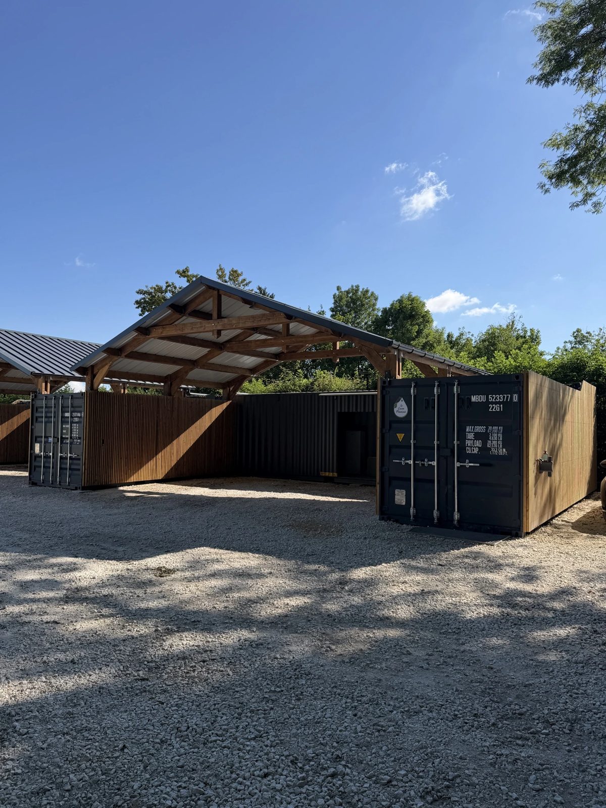Assemblage de containers maritimes